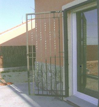 Reja puerta